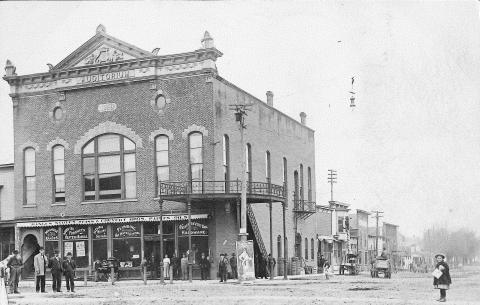 The Architecture of Henry Frazier Walking Tour | Nappanee Public Library